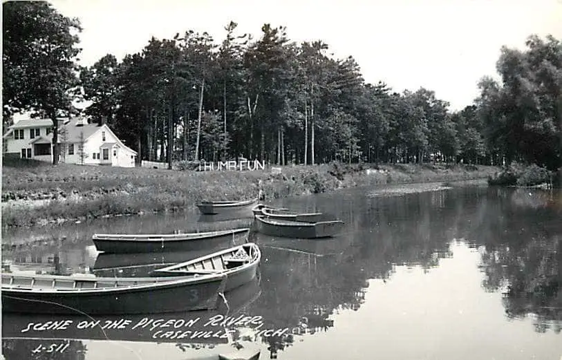 Caseville-Pigeon-River-Postcard-1930