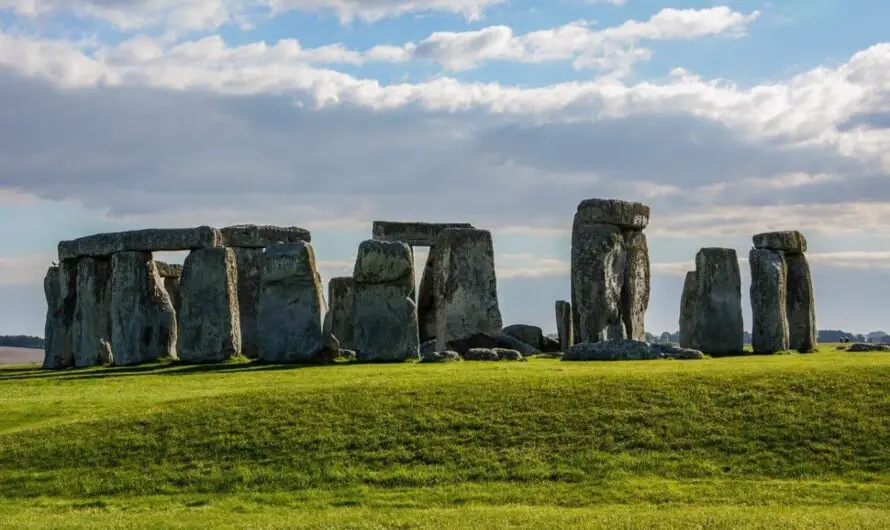 Is There a Great Lakes Stonehenge Version In Lake Michigan?