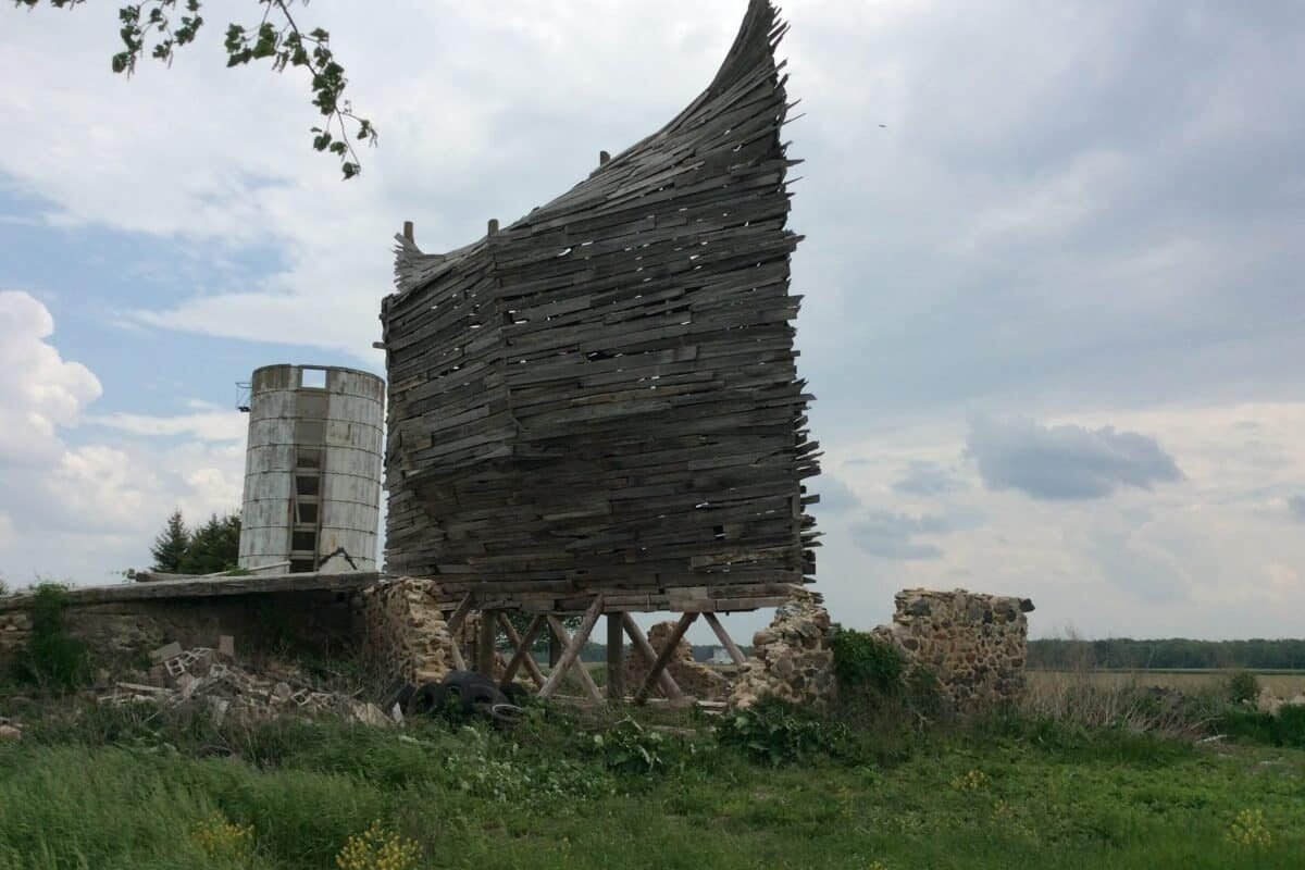 Emergency-Ark-Barn-Art-Full2