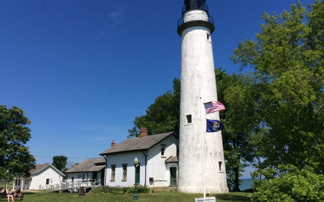 Haunted Michigan Pointe Aux Barques Lighthouse