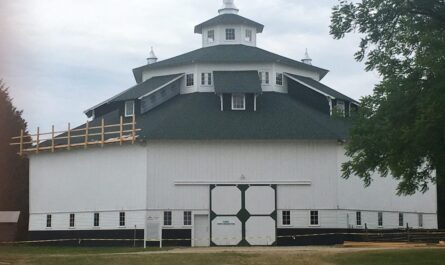 Octagon Barn Gagetown Michigan