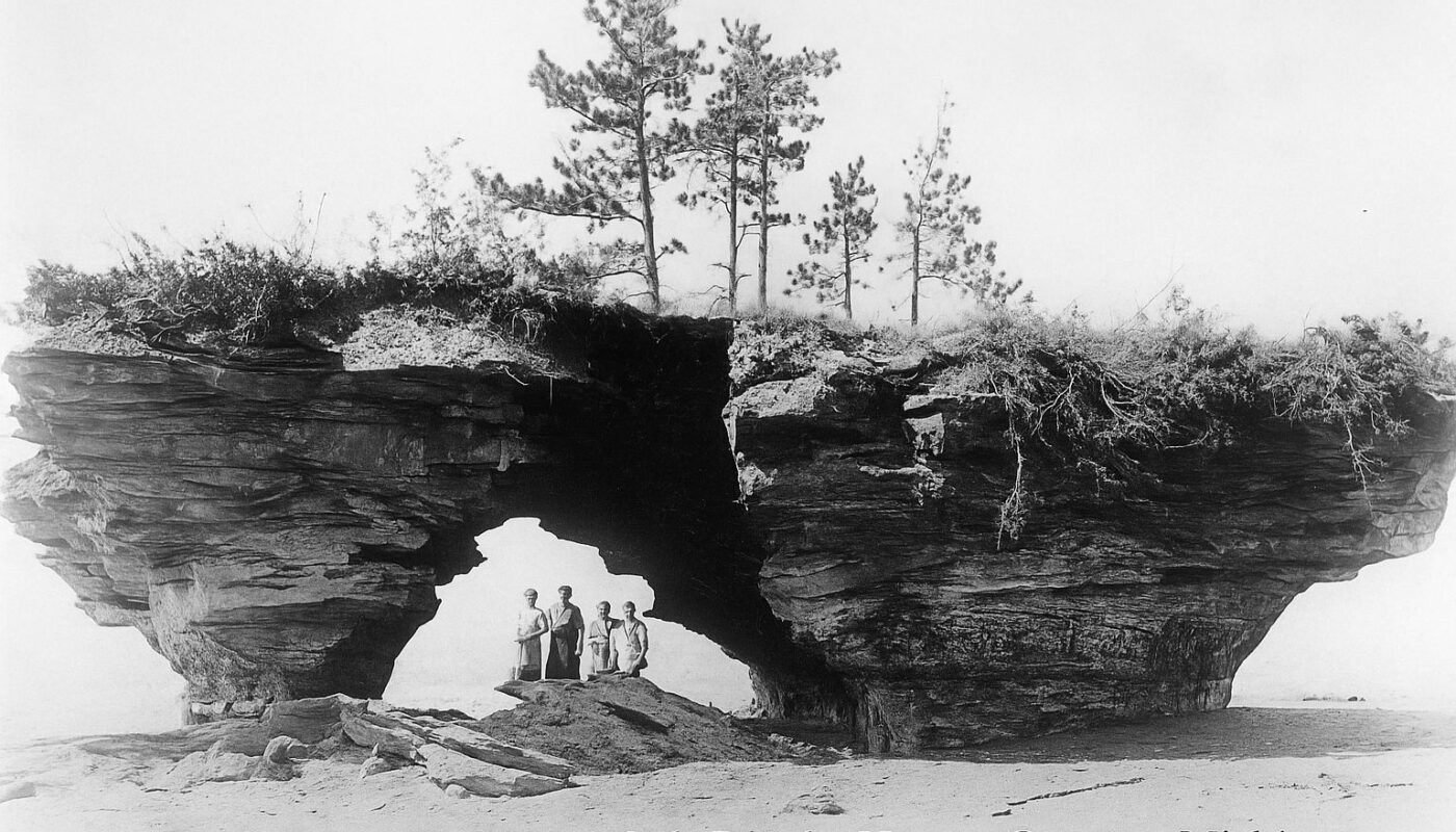 Loosemore Point Rock Formation 1900