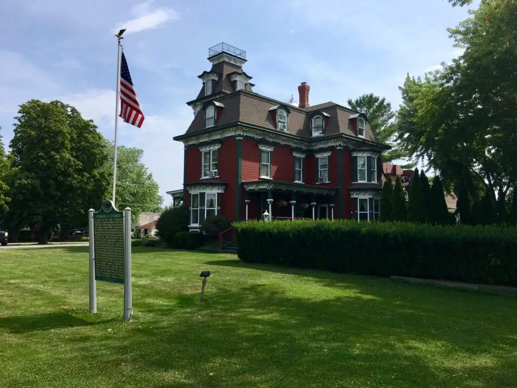 Garfield Inn Full View