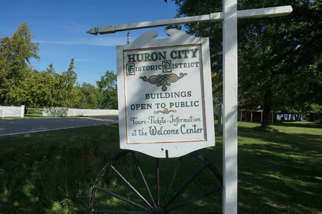 Huron City Welcome Sign