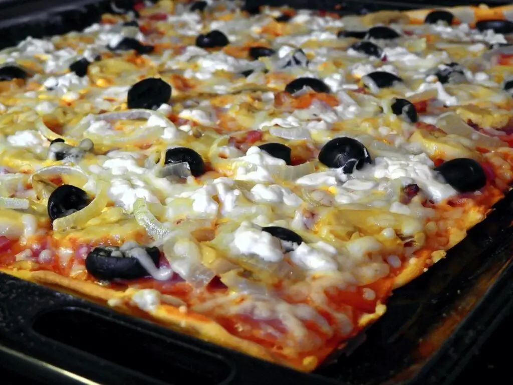 Detroit Style Pizza