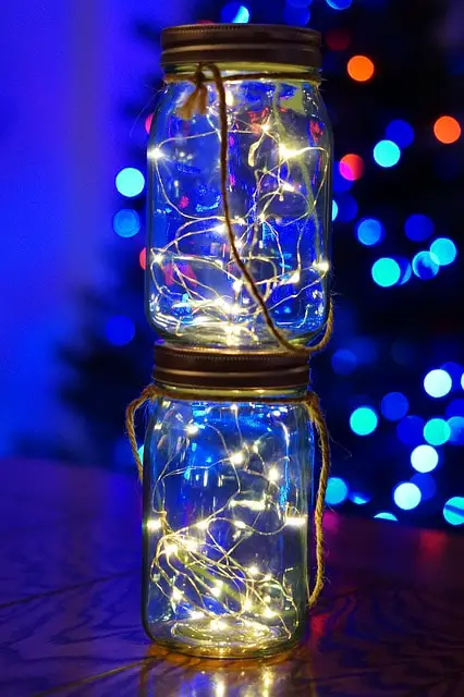 DIY Christmas Decorations - Mason Jar LIghts