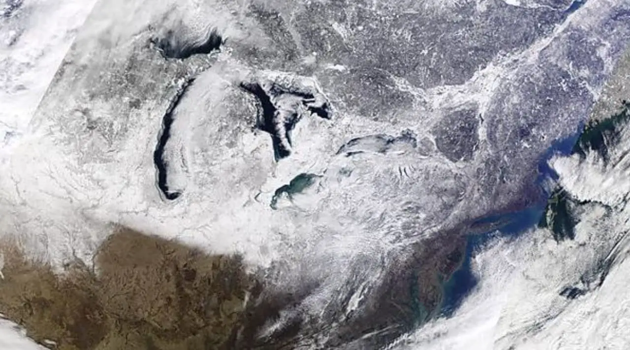 Polar Vortex Spikes Great Lakes Ice Coverage (2022)