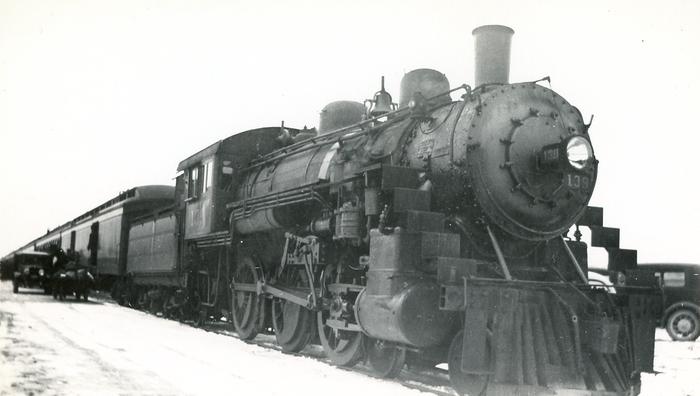 Detroit & Mackinac passenger train