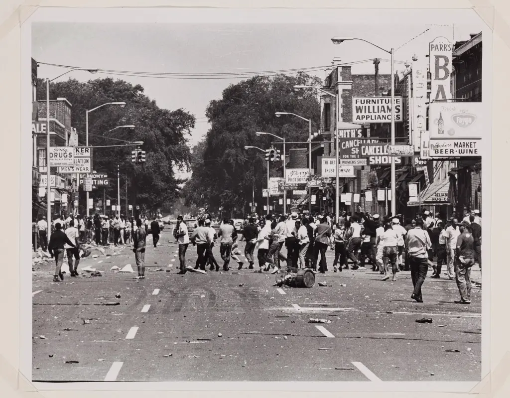 Riot at 12th and Clairmont Streets, Detroit, 1967 - Detroit Institute of Arts