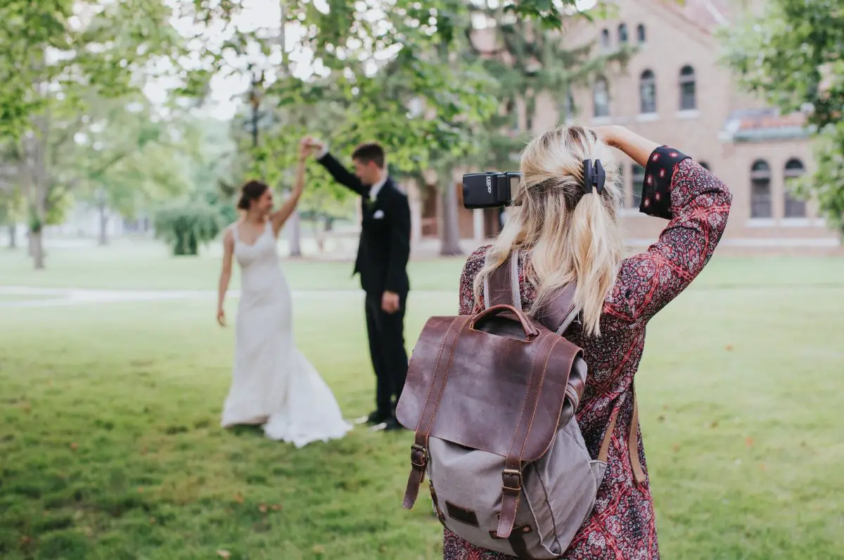 What 3 Positive Qualities should you seek When Picking a wedding photographer?
