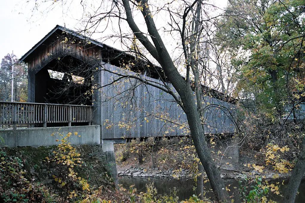 Ada Covered Bridge - Sandysphotos2009, CC BY 2.0, via Wikimedia Commons