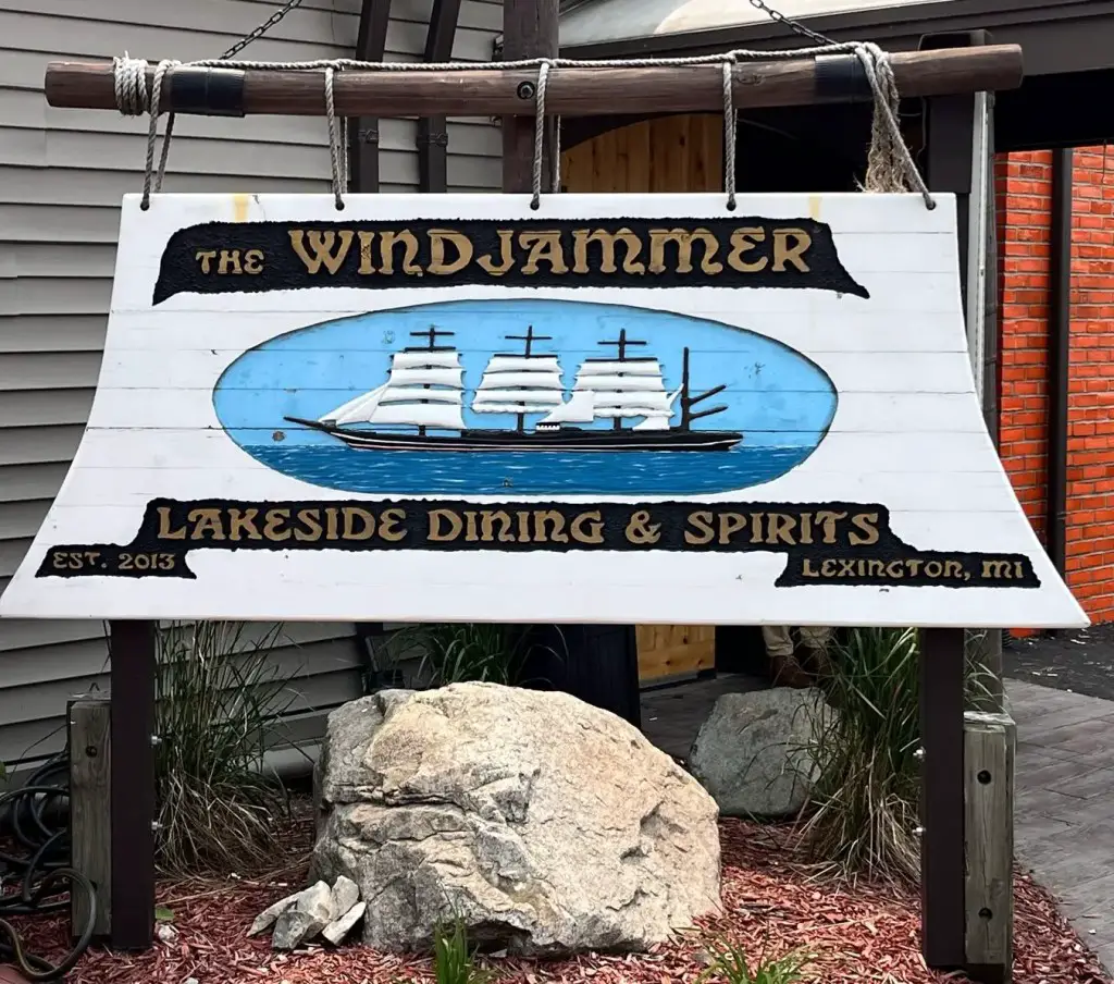 Windjammer Pub