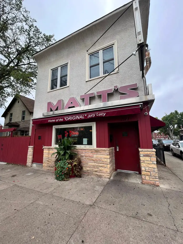 Matt's Bar - Home of the Jucy Lucy