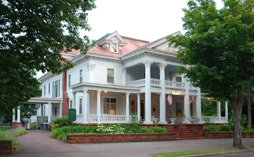 Laurium Manor Inn (Hoatson House)