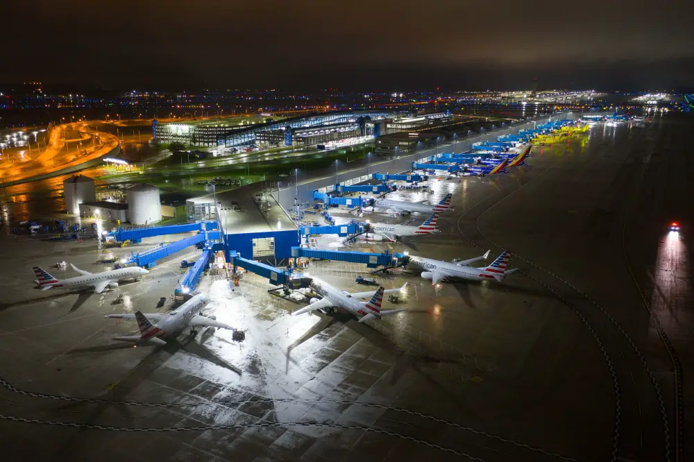 Evans Terminal - DTW Holiday Travelers