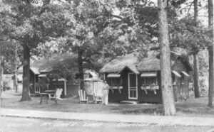 Bob McLean's Cottages and Lodge on M-25