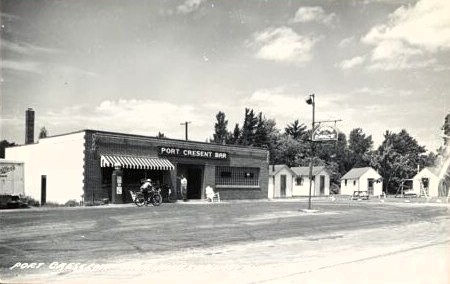 Port Crescent Bar & Cabins