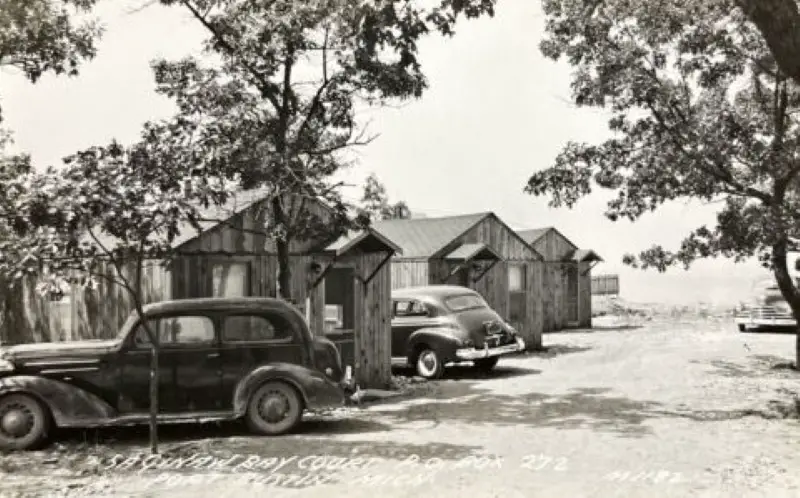 Saginaew Bay Court
