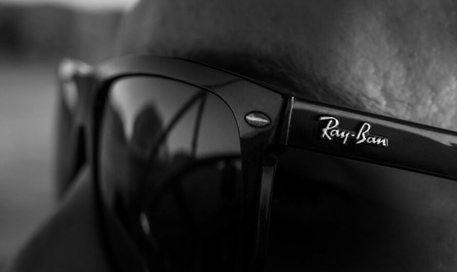 Ray-Ban Meta Glasses – 4 Ways This Meta AI Wareable Have Empowered Seniors To Stay Connected and Independent