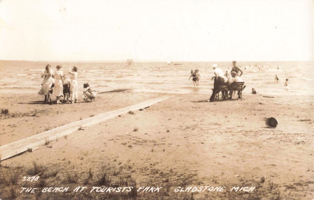 Gladstone's Tourist Park Beach 