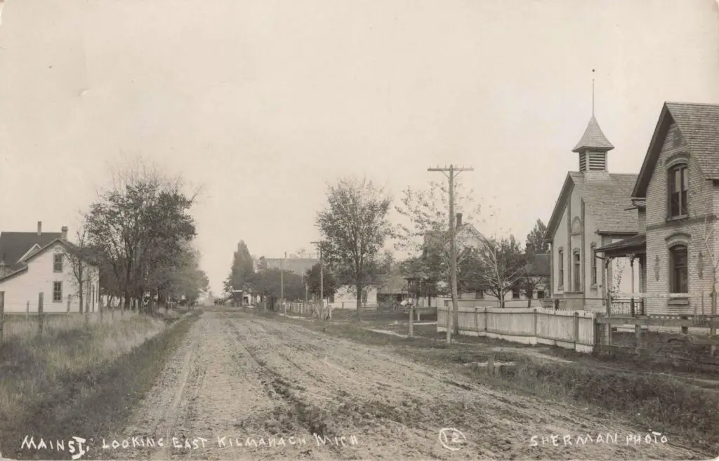 Kalmanagha Main Street Looking East