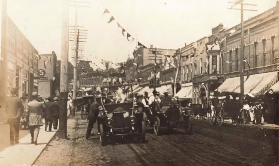 July Celebrations in Early Vassar: 1909 and 1910 Parades on Huron Avenue
