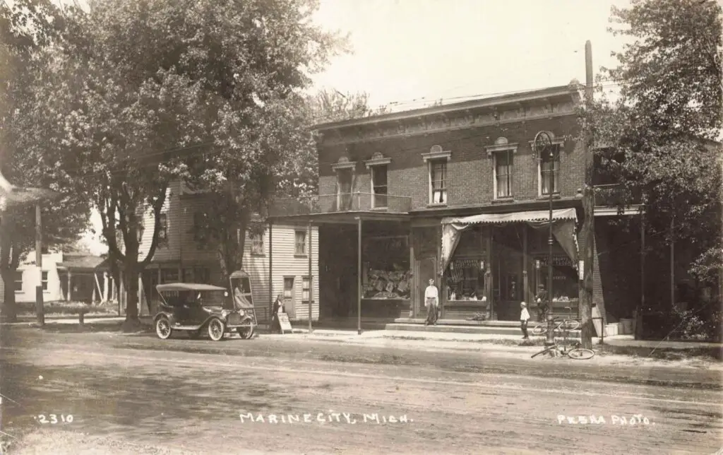 Historic street scene in Marine City.