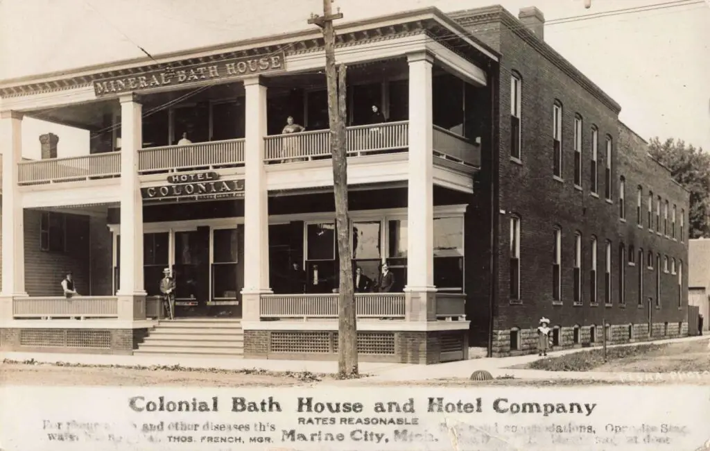 Colonial Bath House and Hotel