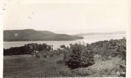 The Narrows and M22. - Glen Lake, Mich.
