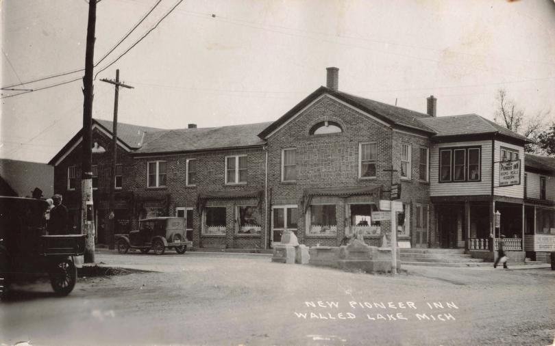 New Pioneer Inn Walled Lake Mich