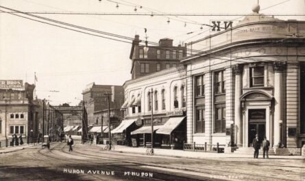 Huron Ave Port Huron c1918