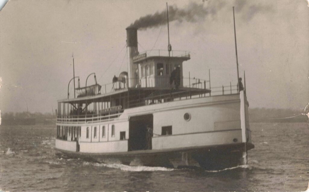 Ferry boat Hiawatha