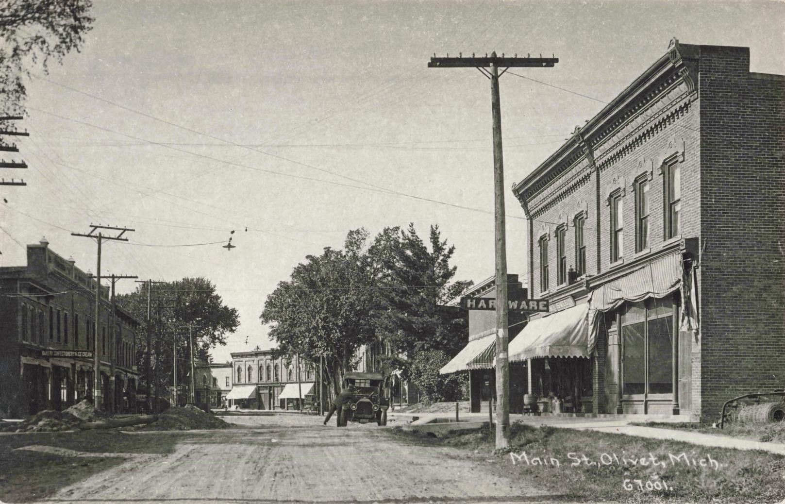Historic street scene in Olivet, Michigan