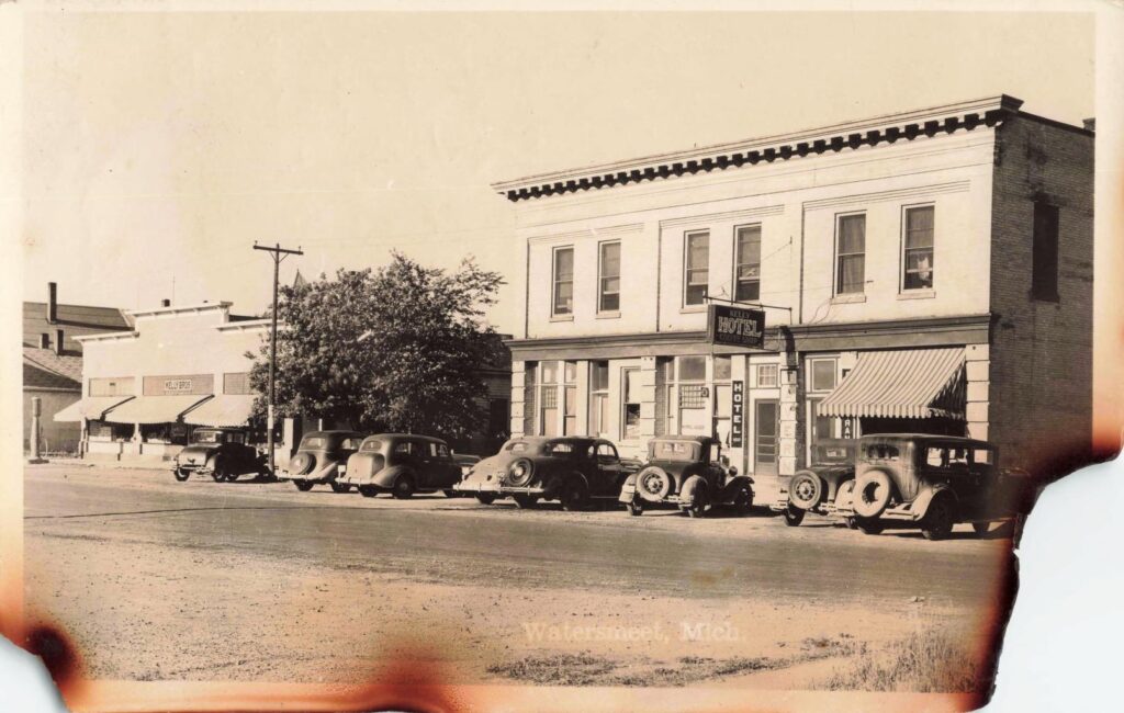 Kelly Hotel and Coffee Shop in Watersmeet Michigan in 1935.