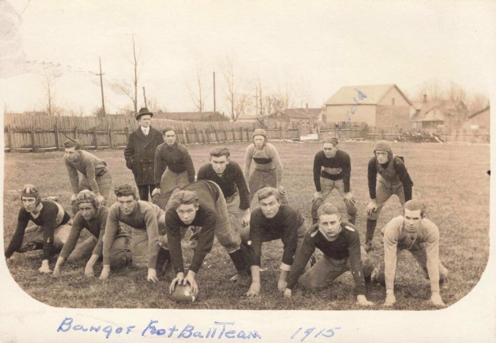 Historic football team from 1915 - Bangor history project