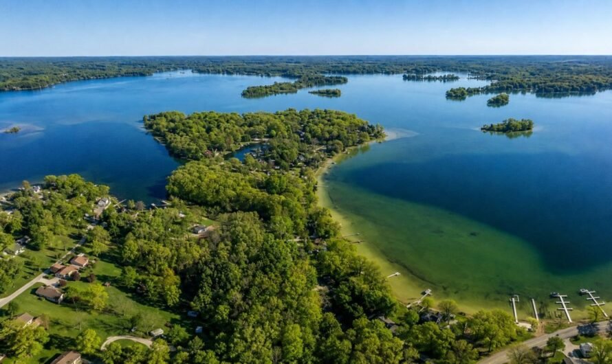 Best Boating Lakes in Michigan: From Inland Gems to Great Lakes Harbors
