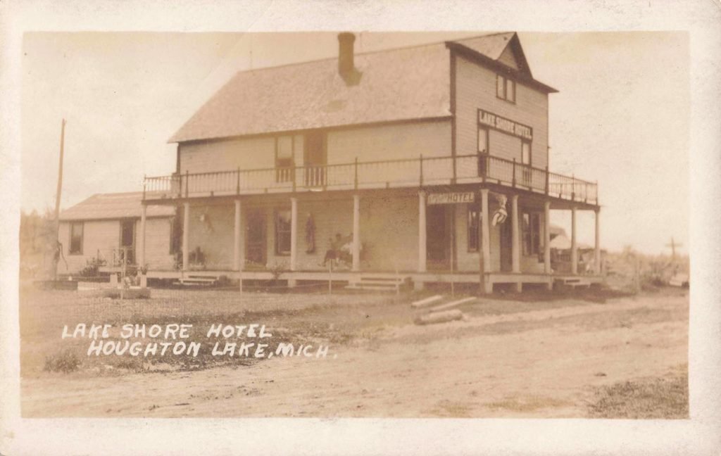 Historic hotel in Houghton Lake, Michigan